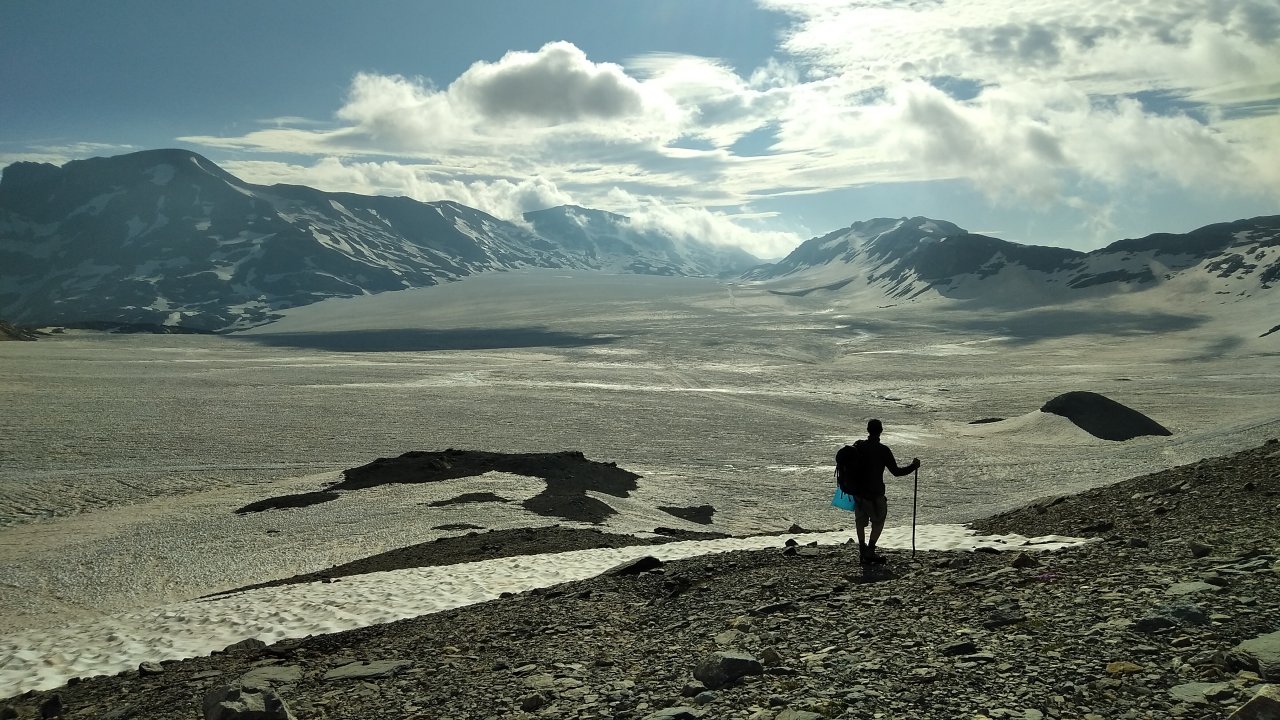Glacier de la Plaine Morte von oben gesehen im Jahr 2024